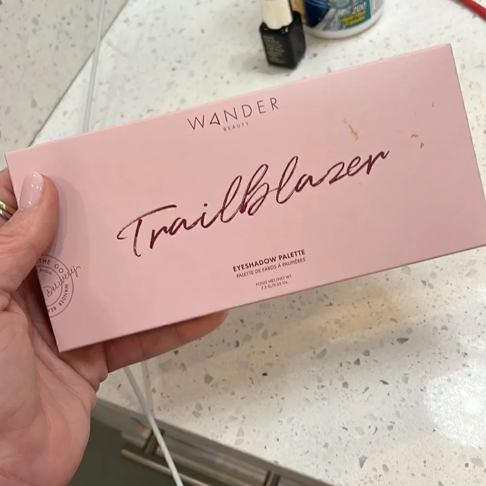 Wander Beauty Trailblazer Eyeshadow Palette- brand new in sealed box w 10 colors